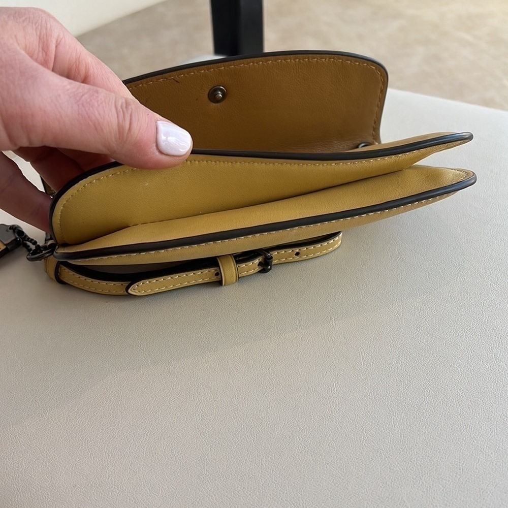 Coach Glovetanned Leather Wristlet Clutch Melon Yellow - Picture 12 of 13